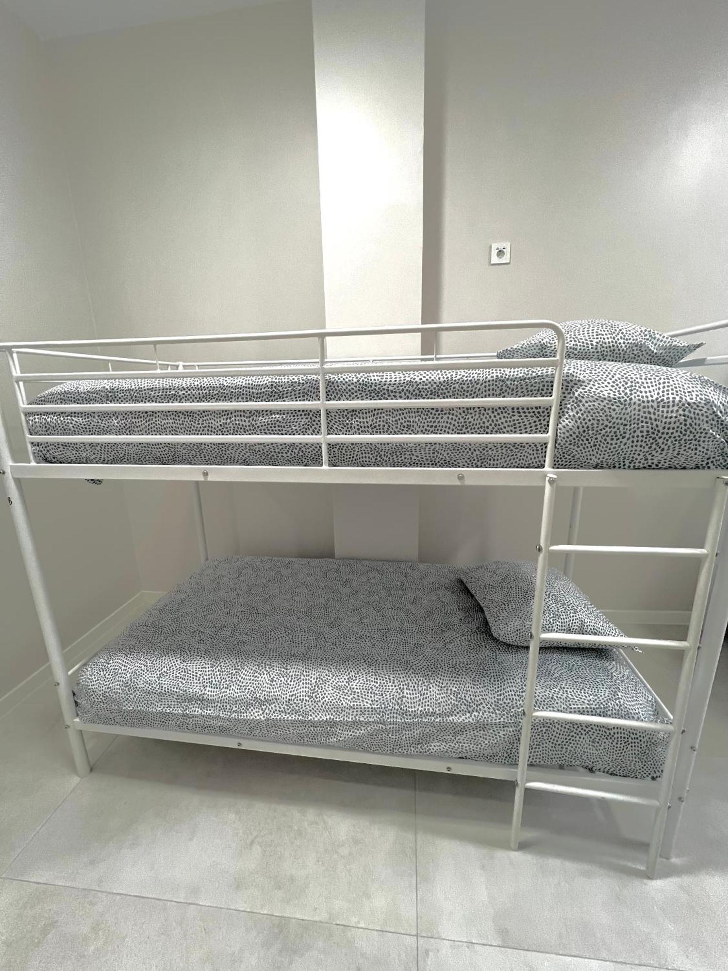 Hostel Oasis Madrid Dış mekan fotoğraf