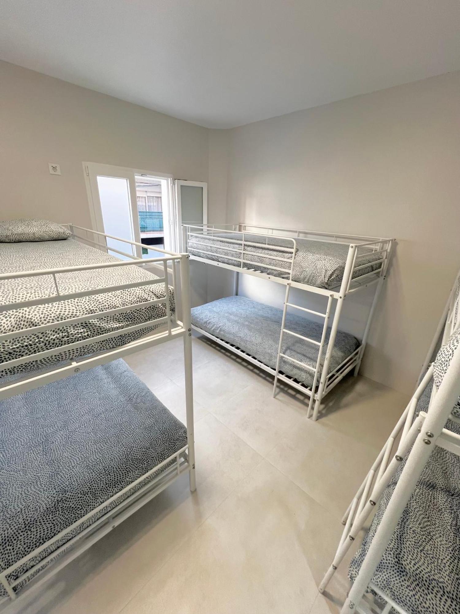 Hostel Oasis Madrid Dış mekan fotoğraf